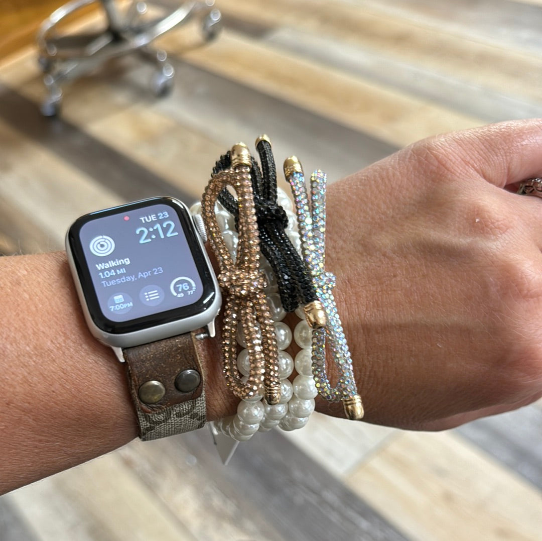 pearl bracelet with bow