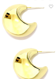 Gold crescent stud