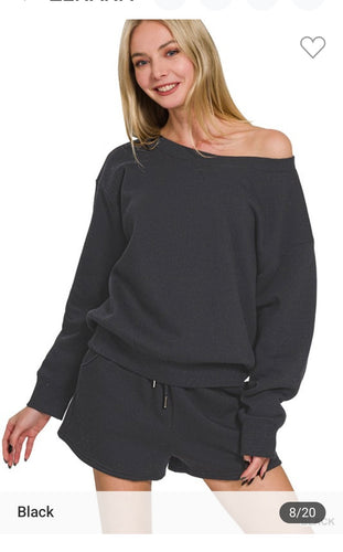 Boatneck sweatshirt and shorts